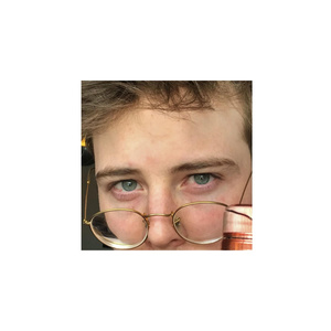 美女直播扒开大腿给你看BB
