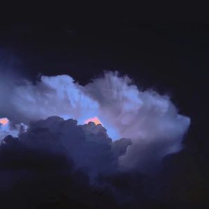 美女直播扒开大腿给你看BB
